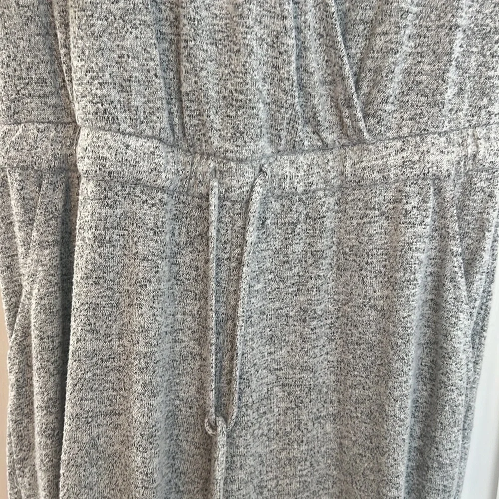 Comfort and Style with This Soho NY&C Jumper/Romper! 🌟size:  small/very cozy - Picture 3 of 4